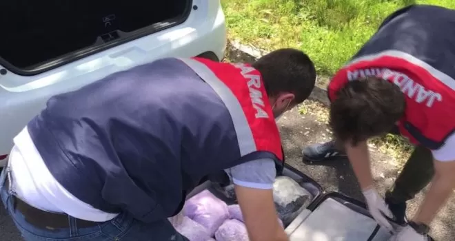 Jandarmadan uyuşturucu şebekesine darbe: 8 gözaltı
