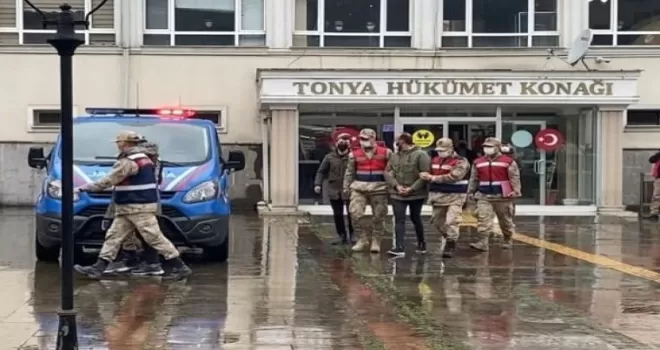 Kablo hırsızları suçüstü yakalandı
