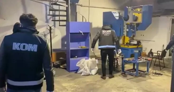 Kaçak darphanede ele geçirilen madeni sahte Euro’lar emniyette sergilendi
