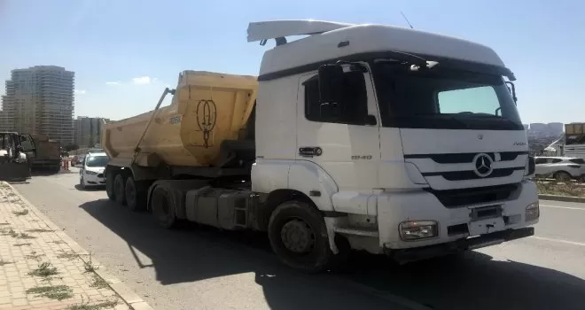 Kaçak hafriyat döken kamyon sürücüsü polisi alarma geçirdi
