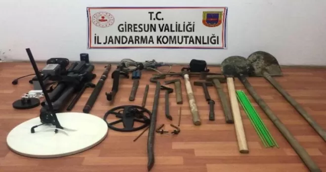 Kaçak kazı yapan şahıslar suçüstü yakalandı
