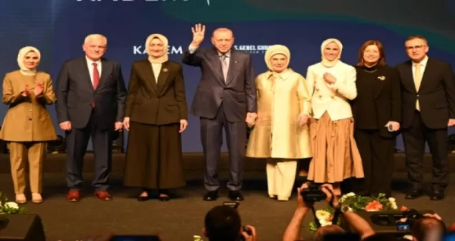 KADEM’de bayrak değişimi