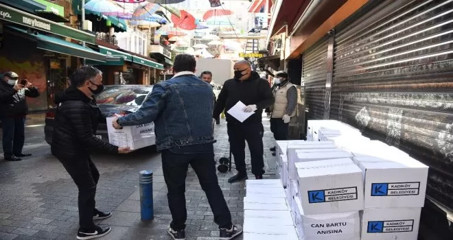 Kadıköy Belediyesi’nden esnaf derneklerine destek
