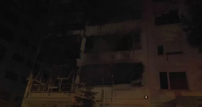 Kadıköy’de 10 katlı apartmanda yangın paniği
