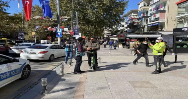 Kadıköy’de elektrikli scooter denetimi
