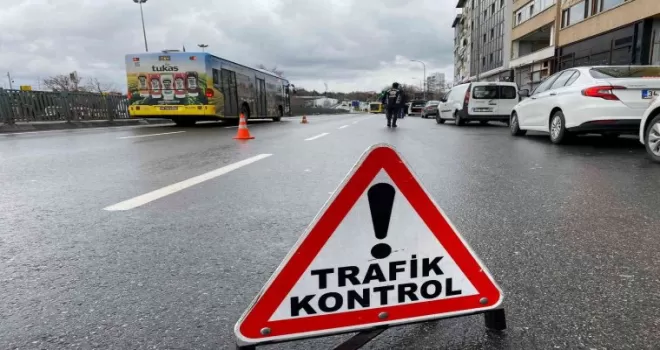 Kadıköy’de emniyet kemeri takmayan ticari taksilere ceza
