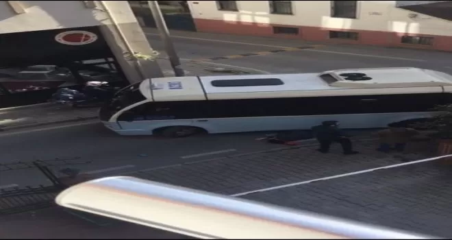 Kadıköy’de hatlı minibüs dehşeti kamerada
