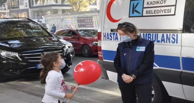 Kadıköy’de korona virüse ambulansla farkındalık
