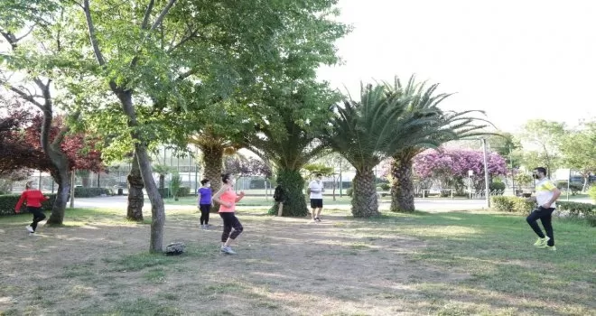 Kadıköy’de yeni normale uygun sabah sporları başladı
