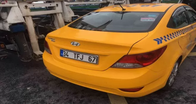 Kadın yolcuyu araçtan atan taksici yakalandı
