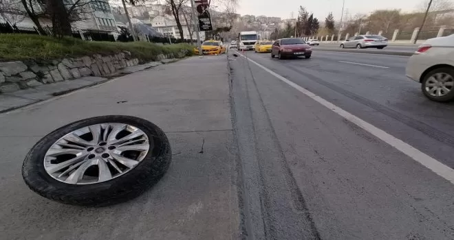 Kağıthane’de 5 aracın karıştığı zincirleme kaza

