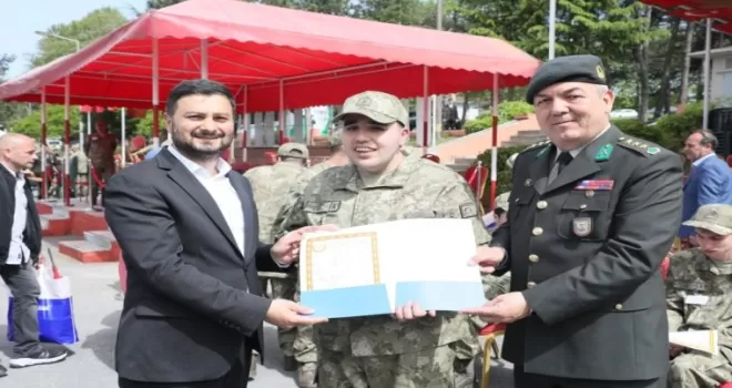 Kağıthane’de engelli bireylere asker kınası yakıldı
