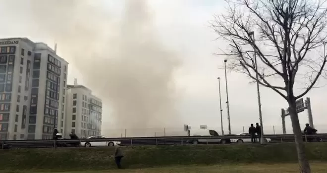 Kağıthane’de izolasyon çalışması yapılan binada yangın
