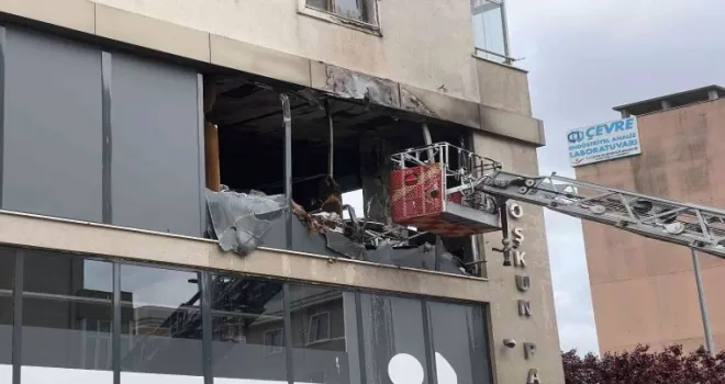 Kağıthane’de korkutan iş yeri yangını
