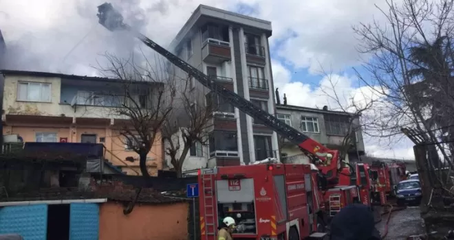 Kağıthane’de korkutan yangın
