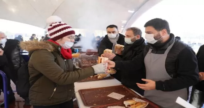 Kağıthane’de sucuk ekmek keyfi
