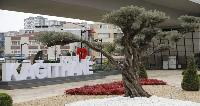 Kağıthane Meydanı düzenlenen törenle açıldı
