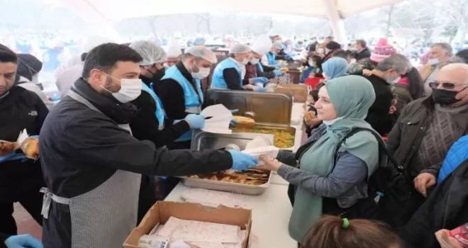 Kağıthaneliler kışın tadını balık ekmek festivalinde çıkardı
