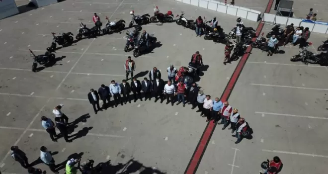 Kahramankazan Belediyesinden ‘Şehitlere Saygı Korteji’
