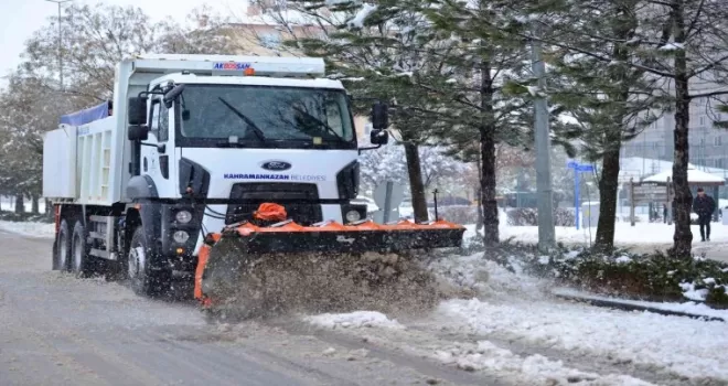 Kahramankazan’da karla mücadele çalışmaları sürüyor
