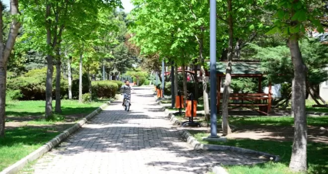 Kahramankazan’da parklar göz kamaştırıyor
