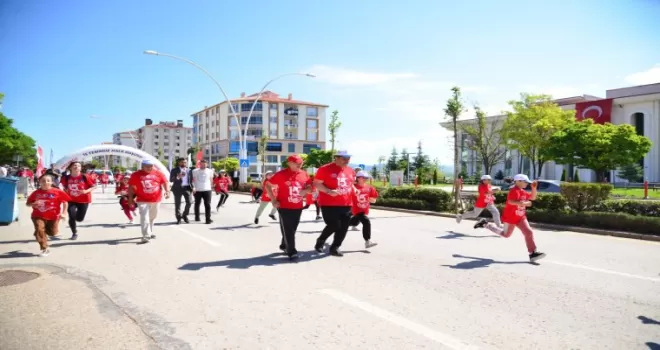 Kahramankazan’da şehitler anısına “Demokrasi Koşusu” düzenlendi

