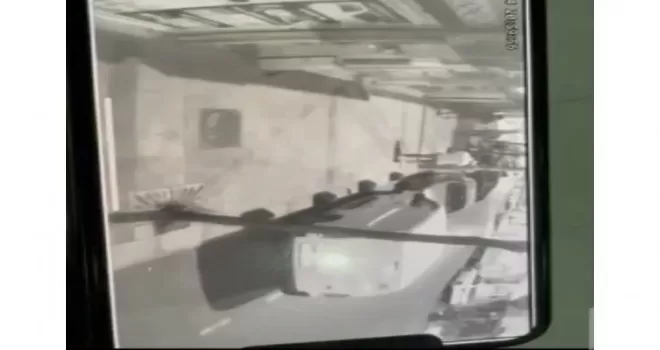 Kaldırımda yürüyen şahıs 3 kişinin silahlı saldırısına uğradı
