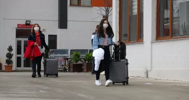 Kanada’dan gelen öğrencilerin karantina süresi doldu
