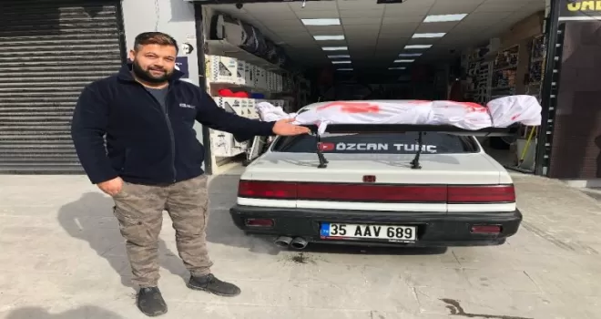 Kanlı, kefenli modifiye araç polisi harekete geçirdi
