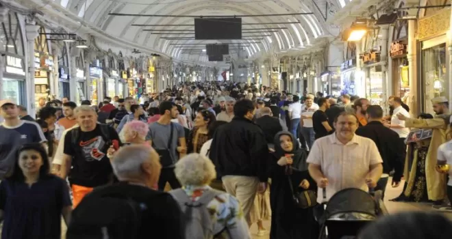 Kapalıçarşı’ya turist akını
