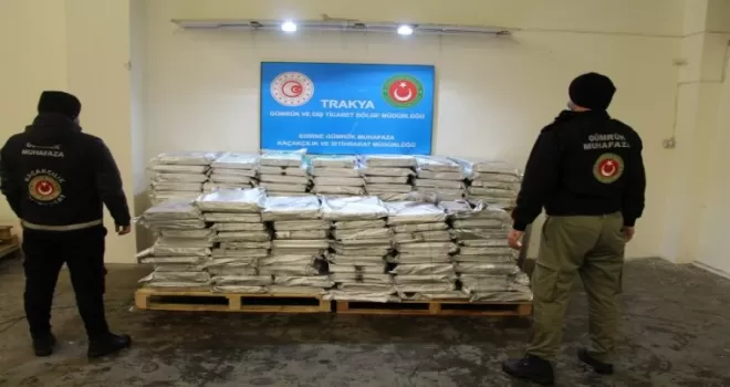 Kapıkule’de yabancı plakalı tırda 230 kilo uyuşturucu ele geçirildi

