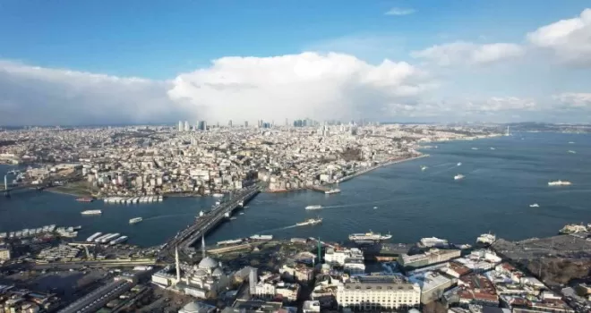 Kar yağışı İstanbul’da masalsı görüntüler oluşturdu
