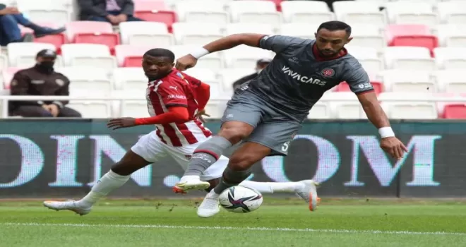 Karagümrük’ün yıldızı futbolu bıraktı
