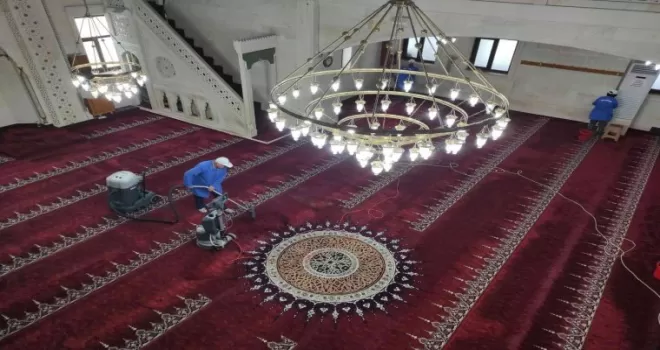 Kartal Belediyesi Ramazan ayı öncesi ibadethaneleri temizliyor
