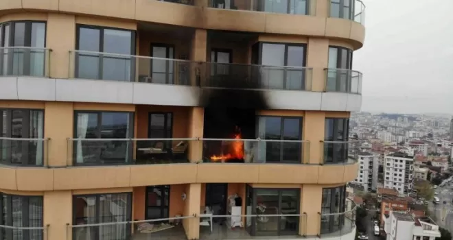 Kartal’da 34 katlı binada yangın
