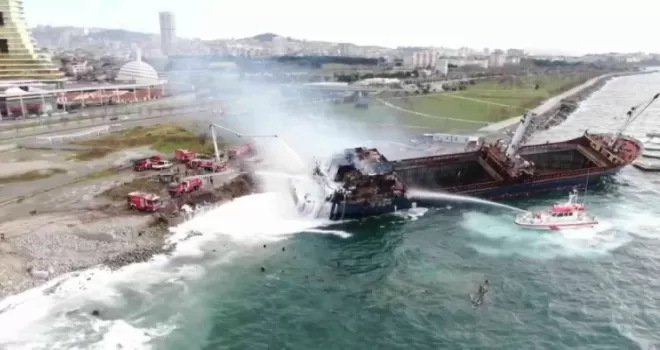 Kartal’da gemideki yangın kontrol altına alındı
