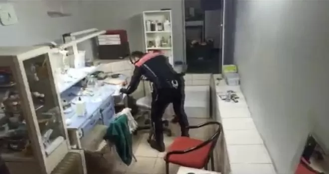 Kartal’da kaçak silah atölyesi ve diş muayenehanesine baskın

