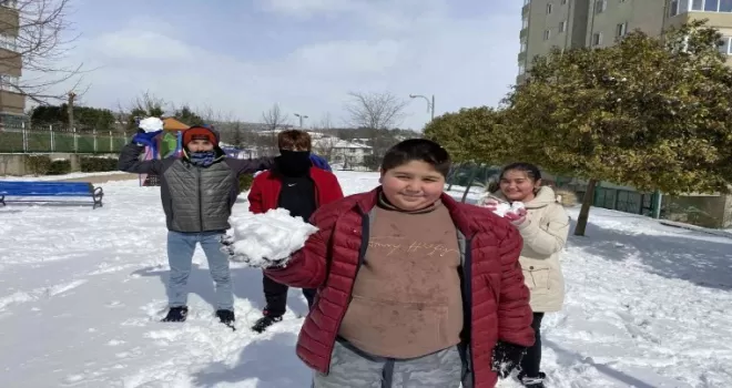 Kartal’da karın keyfini çocuklar çıkardı
