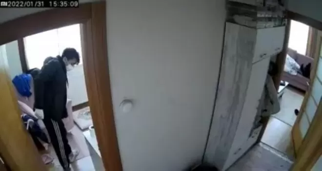 Kartal’da maskeli hırsızlar daire içi kameraya yakalandı
