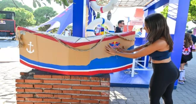 Karton Tekne Yarışması İzmir’de fuar coşkusuna renk kattı