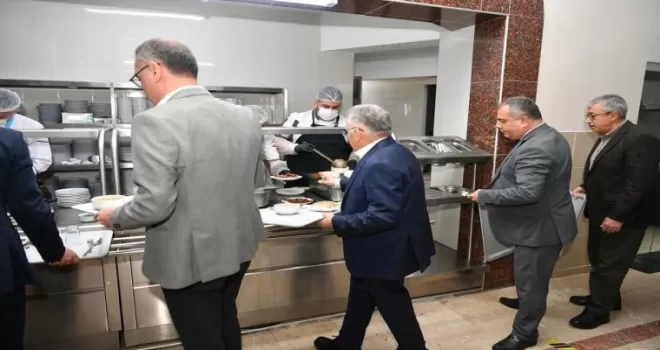 KASKİ personeline Başkan Büyükkılıç morali