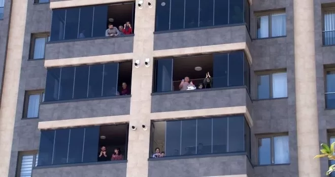 “Kavga var“ diye çağırdılar, polise baklava ikram ettiler
