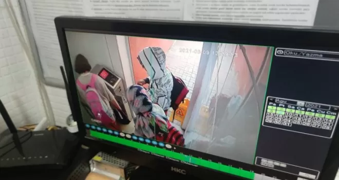 Kaybolan kızlar Avcılar’da belediye tuvaletinde görüldü
