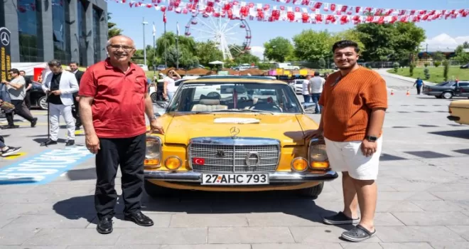 Kayısı Festivali’nde klasik Mercedes buluşması