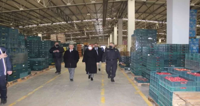 Kaymakam ve belediye başkanından stokçuluk denetimi
