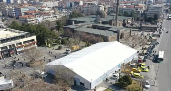 Kayseri Büyükşehir’den iki ayrı noktaya iftar çadırı