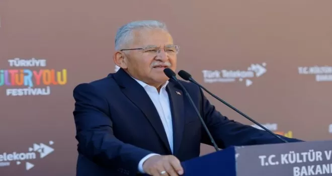Kayseri Büyükşehir’den üniversiteli ailelere 10 bin lira destek