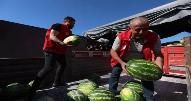 Kayseri Büyükşehir’den yaz sıcağında serinleten destek