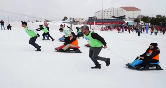 Kayseri Erciyes’te ’Artık Çekilmez Oldun’ kızak yarışı