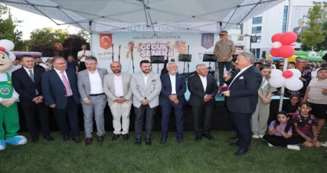 Kayseri Melikgazi’nin şenliğinde çocuklar doyasıyla eğlendi
